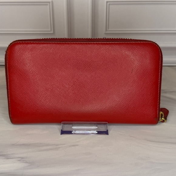Prada Saffiano Red Zip-Around Long Wallet – Very Good Condition - Picture 4 of 15